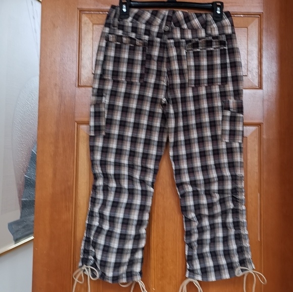 Wet seal Capri pants - Picture 2 of 6